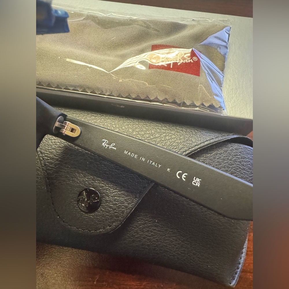 Authentic NWB Ray Ban New Wayfarer Matte Black RB2132 - Picture 3 of 6